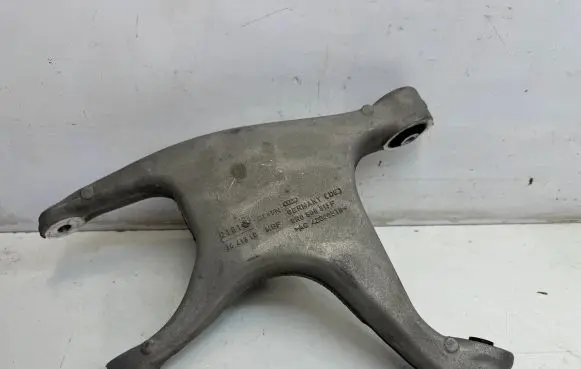 Porsche Macan (95B) Rear upper control arm/wishbone 8R0505311F