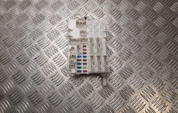 Toyota Hilux (AN10, AN20, AN30) Fuse box set 90987T2003