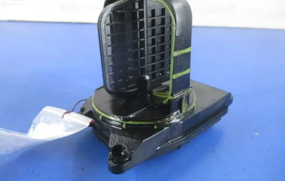 BMW 5 E60 E61 Mass air flow meter 7560537