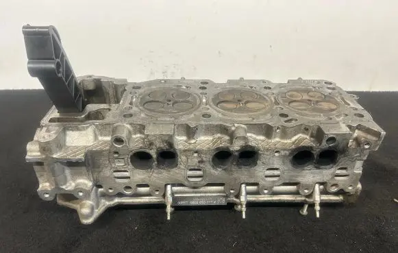 Mercedes-Benz ML W164 Engine head R642016