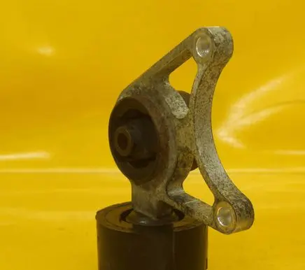 Land Rover Freelander Rear differential mounting bracket W1751317
