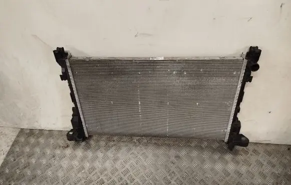 Renault Trafic III (X82) Coolant radiator 214104966R 93868888 CP496005