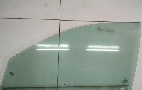 Ford Mondeo Mk III Front door window glass four-door AS2