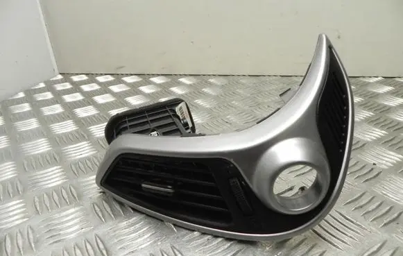 Rear air vent grill