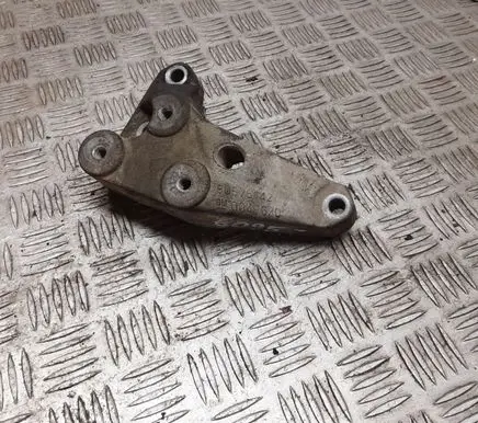 Opel Astra G Engine mounting bracket 90576142 0047620