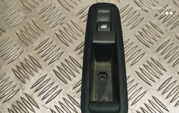 Peugeot 308 Electric window control switch 96762292ZD