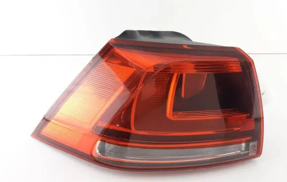 Volkswagen Golf VII Rear/tail lights 5G0945095B