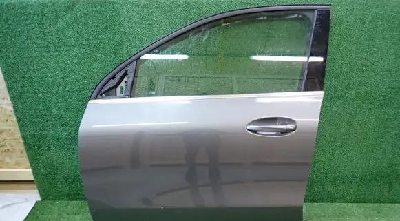 Mercedes-Benz GLA H247 Front door