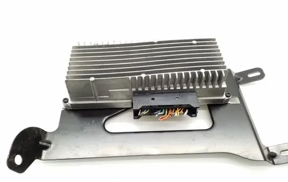 Audi A5 8T 8F Sound amplifier 8R0035223