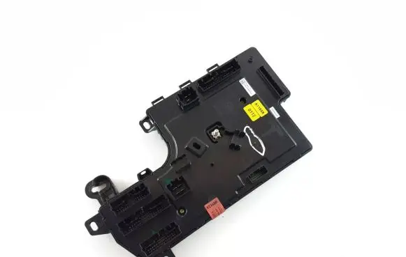 Tesla Model 3 Comfort/convenience module 107867300K SQNT19186200TVL0