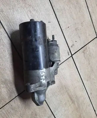 Mercedes-Benz E W211 Starter motor A0061515601