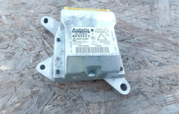 Renault Laguna II Airbag control unit/module 601958800 8200138952