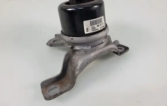 Volvo S80 Engine mount bracket 8G9N-6F012-BB