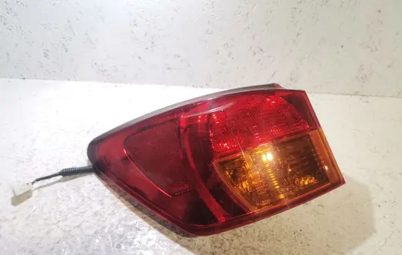 Lexus IS 220D-250-350 Rear/tail lights