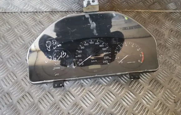Mazda 626 Speedometer (instrument cluster) FAGE4TD