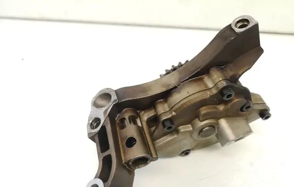 Volkswagen Jetta VI Oil pump 03C105Q 03G115121J