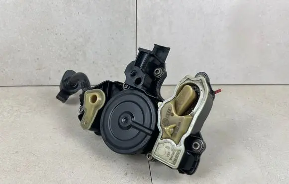Volkswagen Golf VII Oil breather separator 06K103495AP 06K103495 06H906517