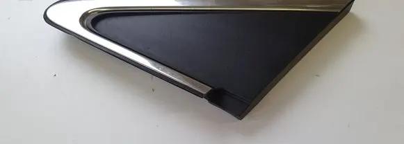 Toyota Avensis T270 Front door glass trim molding