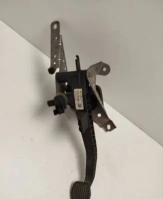 Ford Focus Clutch pedal 4M517B633XD
