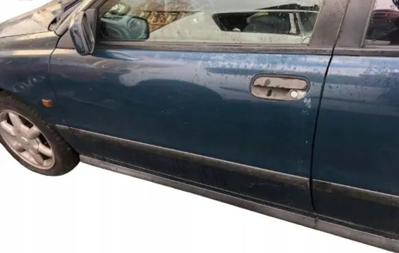 Volvo V40 Front door