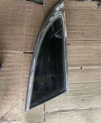 Rear side window