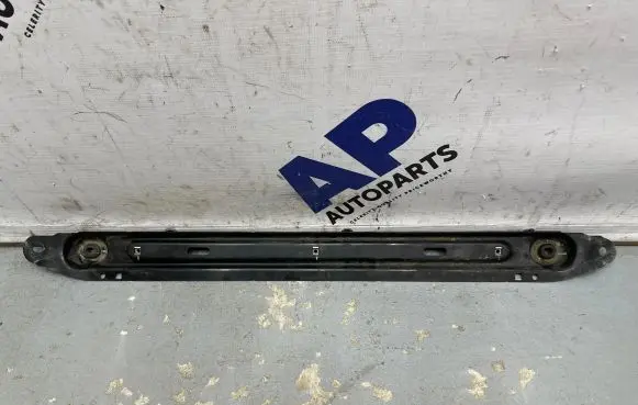 Peugeot 308 Bottom radiator support slam panel 