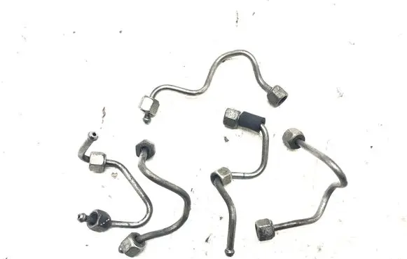 Renault Megane III Fuel injector supply line/pipe 