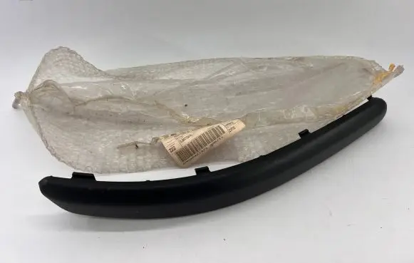 Volkswagen Polo IV 9N3 Front bumper splitter molding 6Q0807718 M5822 M15822