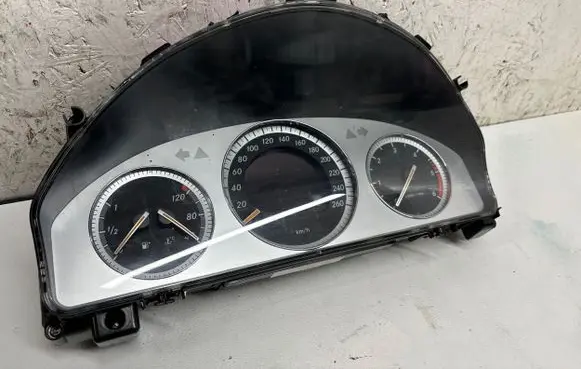 Mercedes-Benz C W204 Speedometer (instrument cluster) A2045402211 A2045406148 A2044422621