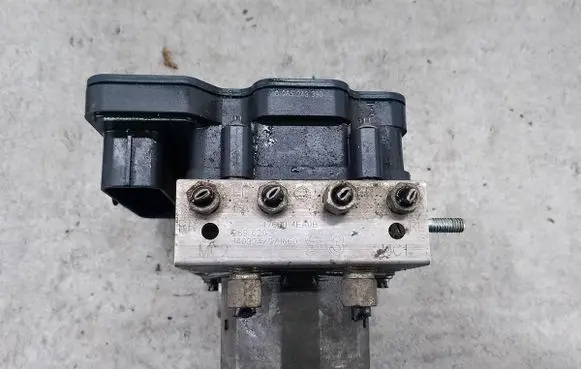 Nissan Qashqai ABS Pump 476604EA0B