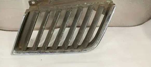 Mitsubishi L200 Front bumper upper radiator grill mn142328