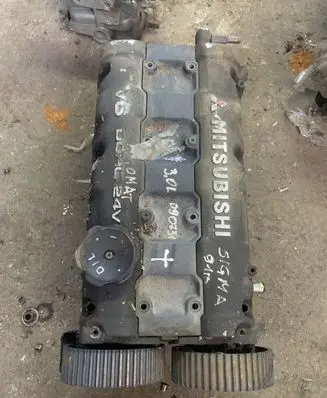 Mitsubishi Sigma Engine head 