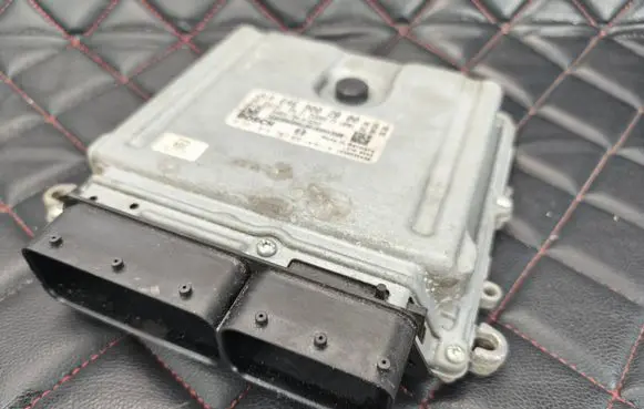 Mercedes-Benz Vito Viano W638 Engine control unit/module A6469002800 1039S35436 0281016707