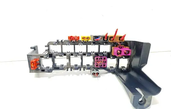 Volkswagen PASSAT B5.5 Other engine bay part 8D1937545