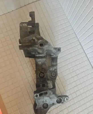 Audi Q3 8U Engine mounting bracket 04L903143D 030220160643