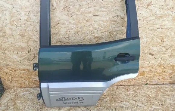 Nissan Terrano Rear door