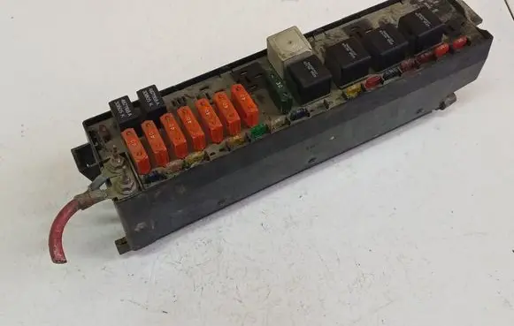 Chrysler Voyager Fuse box set 4707933