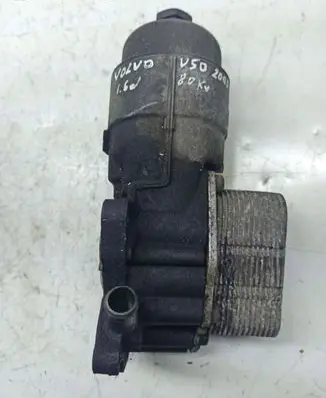 Volvo V50 Oil filter mounting bracket