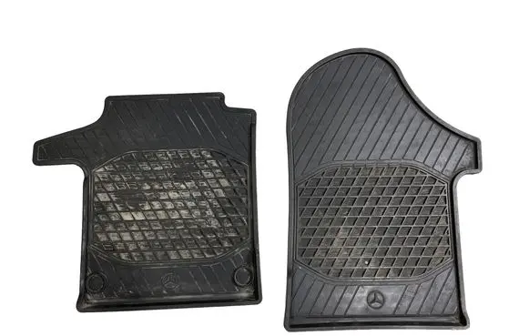 Mercedes-Benz Vito Viano W447 Car floor mat set A4476806700 A4476806500