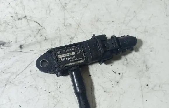 Opel Zafira B Exhaust gas pressure sensor 55198717 0702033FP1 0281002771