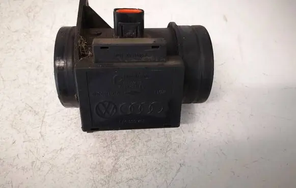 Volkswagen PASSAT B5 Mass air flow meter 074906461