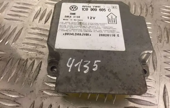 Volkswagen PASSAT B5.5 Airbag control unit/module 1C0909605C 4135