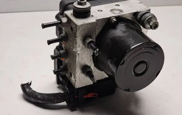 Volkswagen Polo V 6R ABS Pump 6R0907379AJ 6R0907379AF