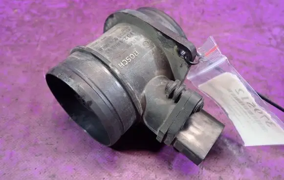 Skoda Octavia Mk2 (1Z) Mass air flow meter 