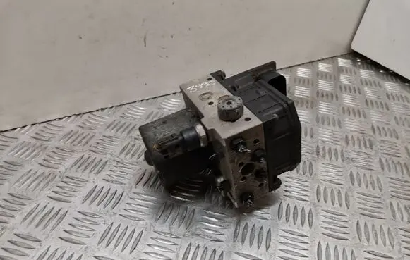 Volkswagen PASSAT B5.5 ABS Pump ESP0124C