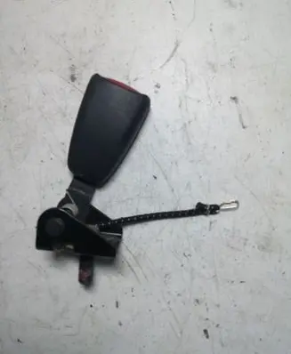 Volvo XC70 Rear seatbelt buckle 30780621