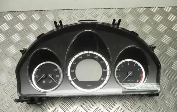 Mercedes-Benz C AMG W204 Speedometer (instrument cluster) A2049005502