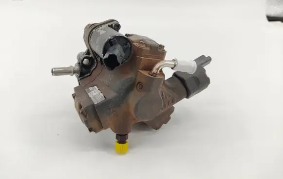 Citroen C4 I Picasso Fuel injection high pressure pump 9683623780 A2C20000598