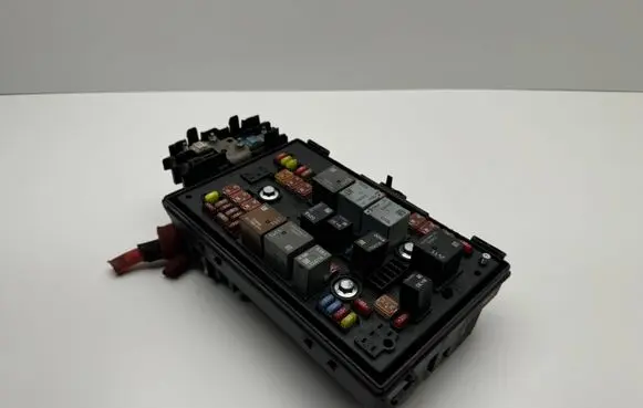 Opel Astra J Fuse box set 13343764 1110185AA