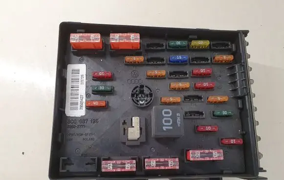 Volkswagen PASSAT B6 Fuse module 3C0937125